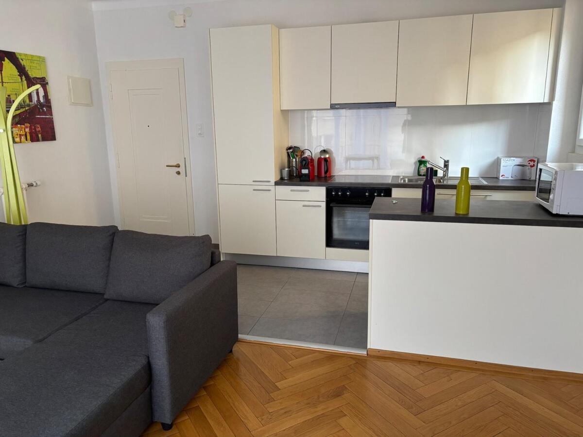 6 Minutes Walking From Railway Station Apartment *